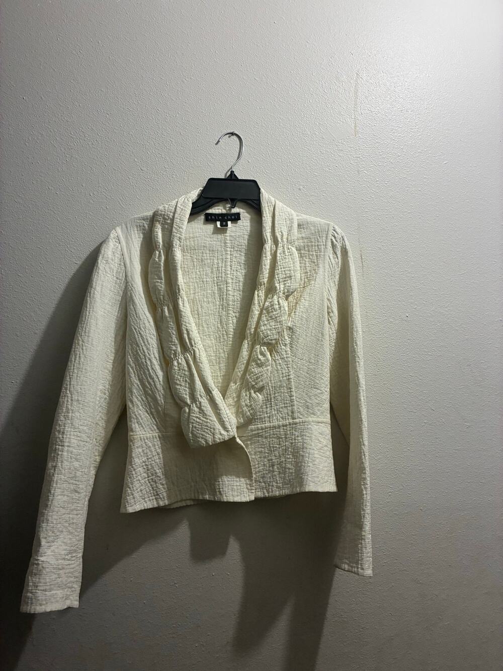 Shin Choi Cream Textured Ruffle Cropped Blazer Jacket – Size 2